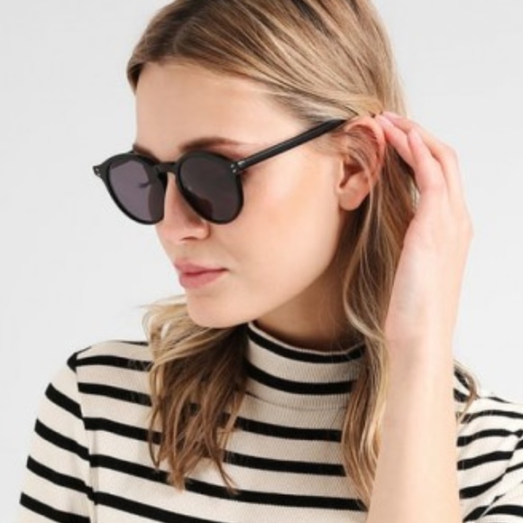 Stella McCartney Accessories - Stella McCartney sunglasses